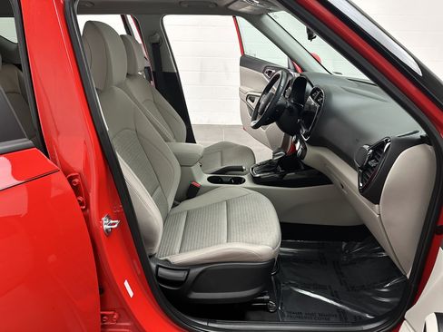 Used 2024 Kia Soul EX image 24