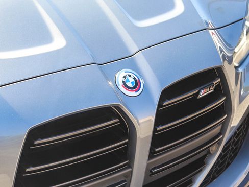 Certified 2023 BMW M4 xDrive Competition w/ Executive Package image 9