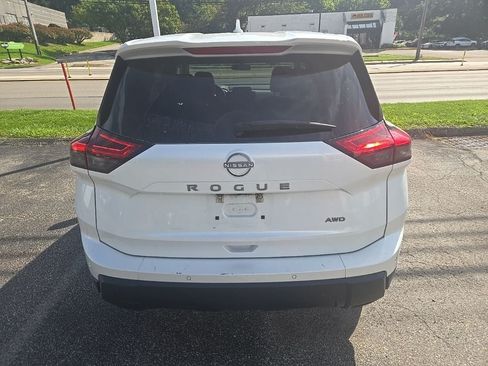 Used 2025 Nissan Rogue SV AWD/4WD image 6