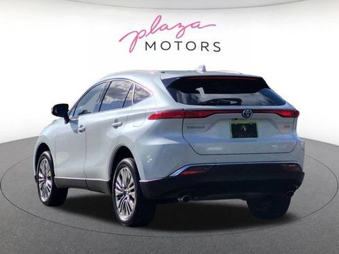 Used 2024 Toyota Venza XLE AWD/4WD image 7