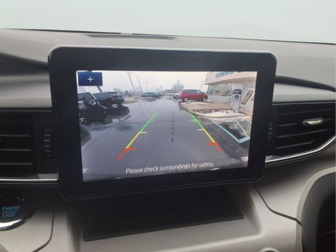 Certified 2022 Ford Explorer XLT w/ Equipment Group 202A image 18