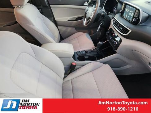 Used 2019 Hyundai Tucson SE image 15