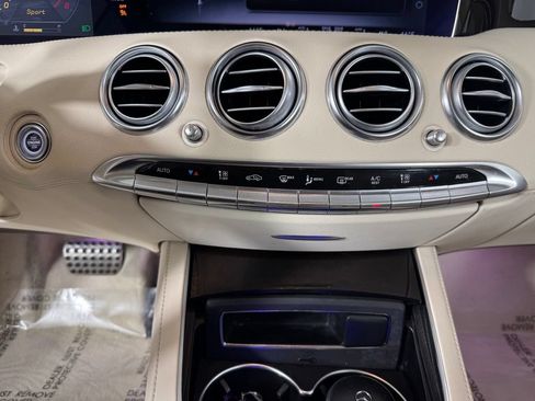 Used 2019 Mercedes-Benz S 560 Cabriolet image 28