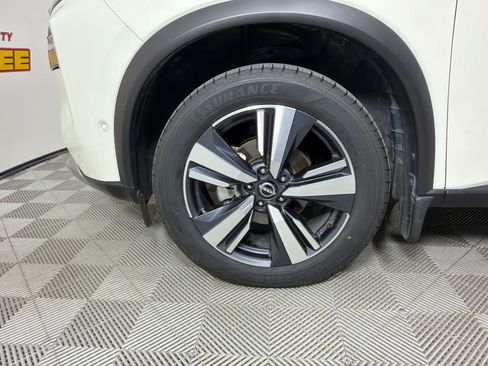 Certified 2023 Nissan Rogue Platinum w/ Platinum Premium Package FWD image 10