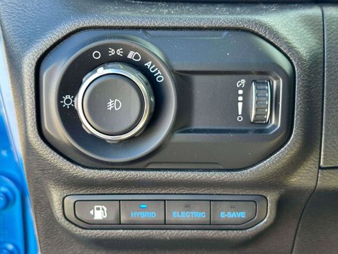 Used 2023 Jeep Wrangler Unlimited Sahara image 18