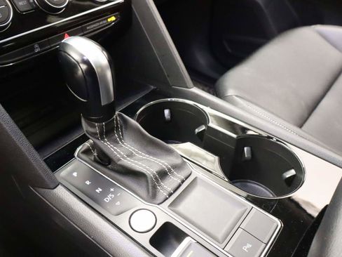 Used 2023 Volkswagen Atlas SE w/ Panoramic Sunroof Package image 9