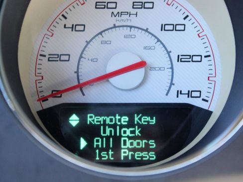 Used 2014 Dodge Challenger SXT RWD image 26