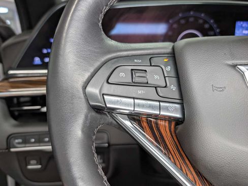 Used 2023 Cadillac Escalade Premium Luxury AWD/4WD image 41