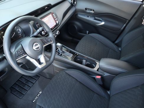 Used 2024 Nissan Kicks SV image 35