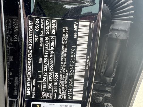 Used 2024 Mercedes-Benz GLC 300 4MATIC image 37