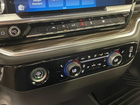 Used 2022 Chevrolet Silverado 1500 RST AWD/4WD image 8