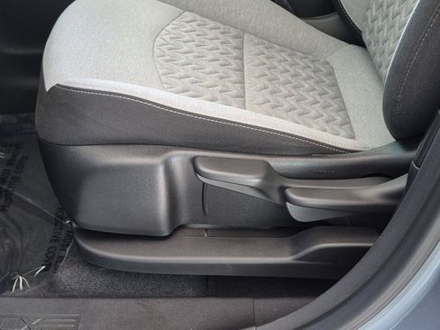 Used 2023 Chevrolet Equinox LS FWD image 22