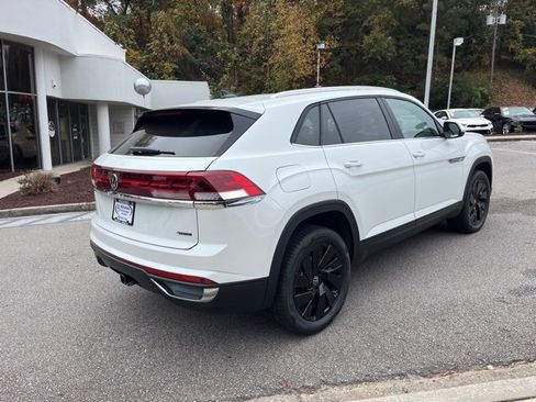 New 2026 Volkswagen Atlas Cross Sport SE image 3