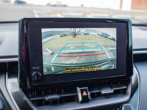 Used 2023 Toyota Corolla Cross LE image 28