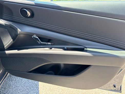 Certified 2025 Hyundai Elantra Sport FWD image 14