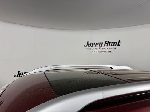 Used 2025 Hyundai Venue SEL image 13