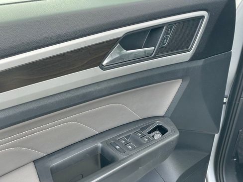 Used 2022 Volkswagen Atlas SE image 16