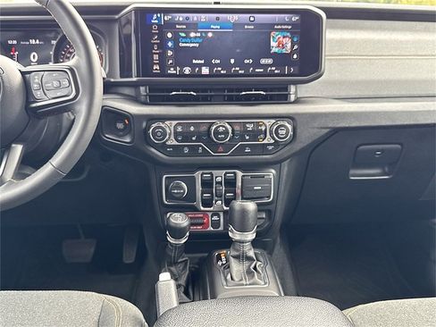 Certified 2024 Jeep Gladiator Sport image 10