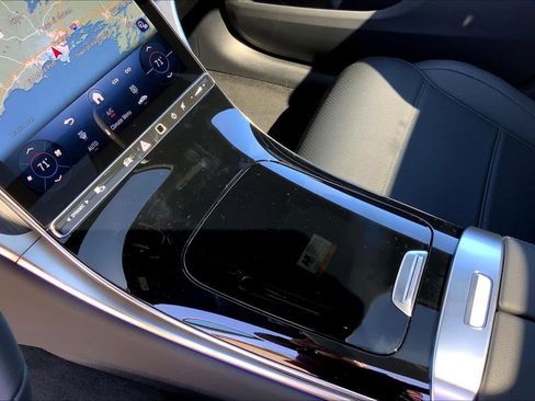 Certified 2025 Mercedes-Benz GLC 300 4MATIC image 7