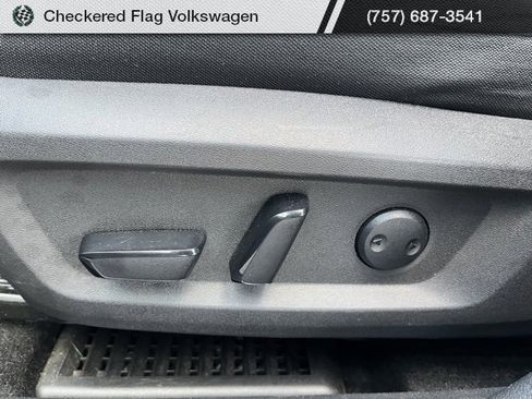 Used 2023 Nissan Rogue SV image 28