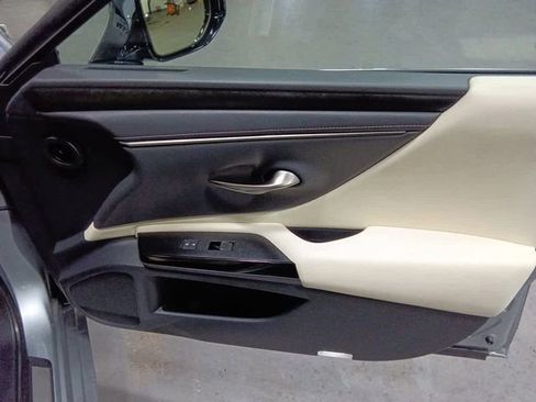 Used 2022 Lexus ES 250 w/ Premium Package image 19