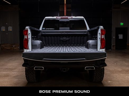 Used 2022 Chevrolet Silverado 1500 LT Trail Boss w/ Convenience Package II image 9