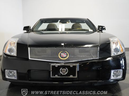 Used 2004 Cadillac XLR image 25