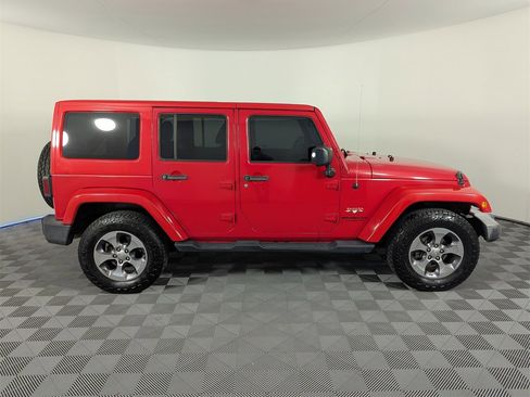 Used 2016 Jeep Wrangler Unlimited Sahara image 4