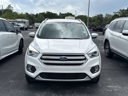 Used 2019 Ford Escape Titanium w/ U0J03 - Titanium Tow Package FWD image 3