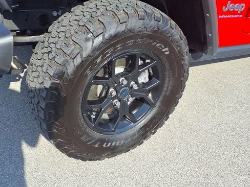 Used 2024 Jeep Wrangler Unlimited image 8