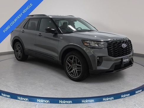 Used 2026 Ford Explorer ST-Line w/ ST-Line Street Pack AWD/4WD image 4
