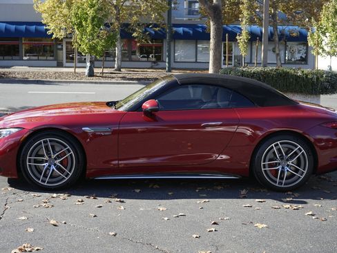 Used 2022 Mercedes-Benz SL 55 AMG 4MATIC w/ Driver Assistance Package image 24