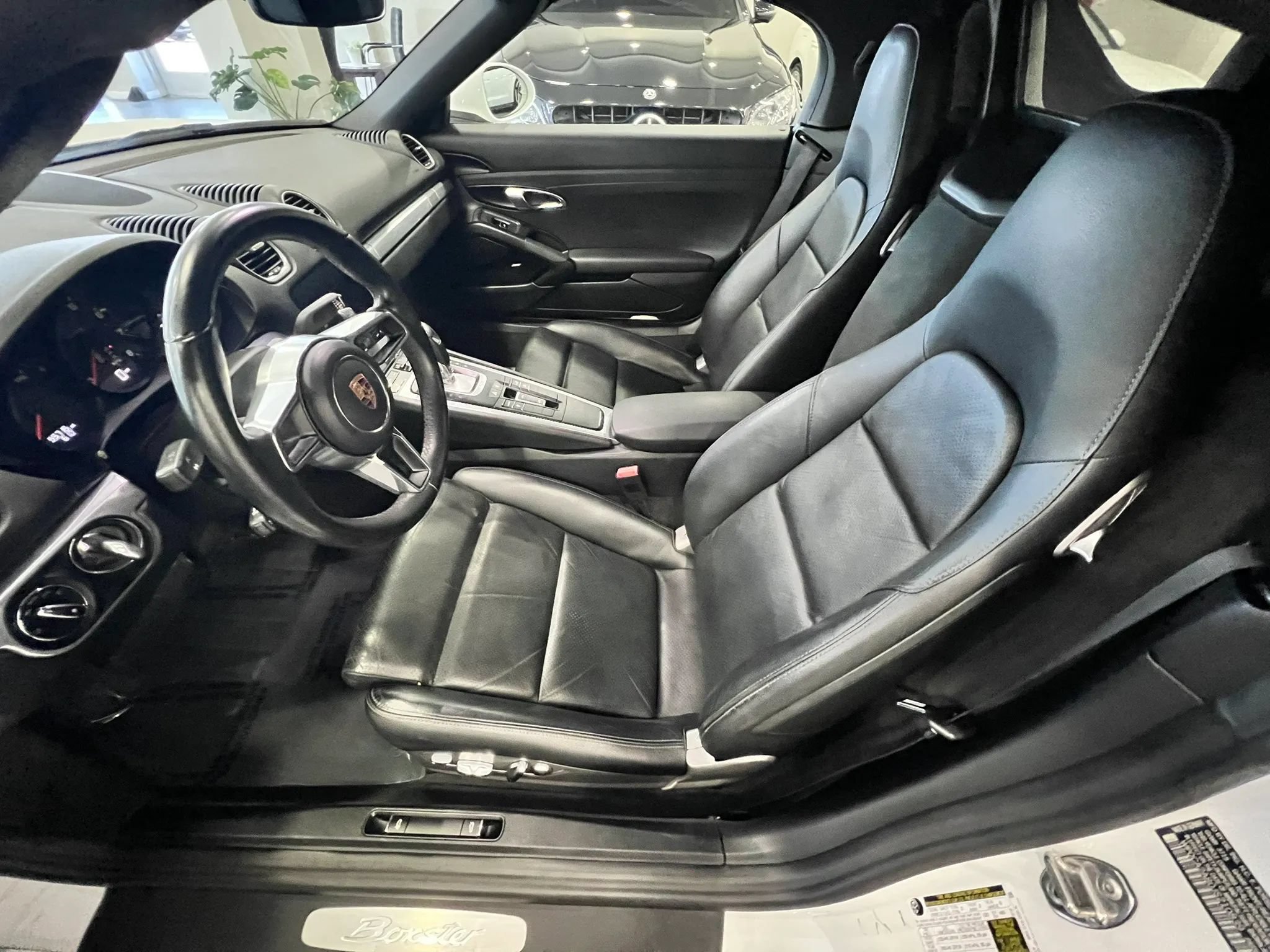 Used 2018 Porsche 718 Boxster RWD image 13