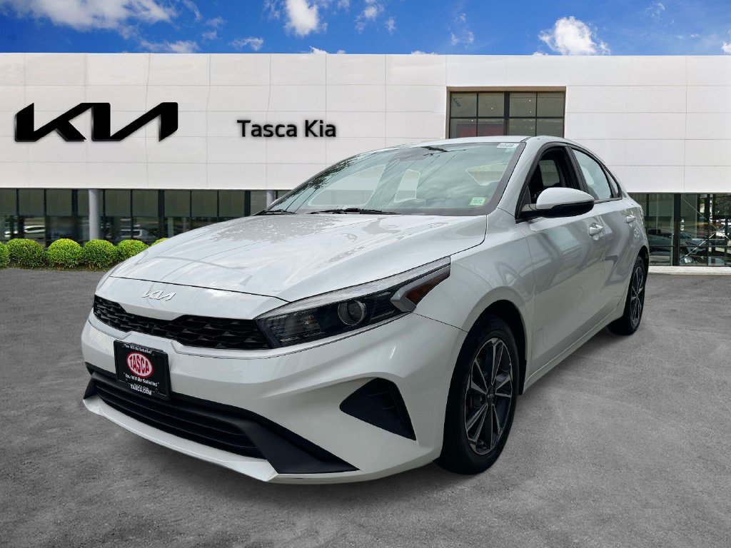 Used 2023 Kia Forte LXS w/ LXS Technology Package FWD image 3