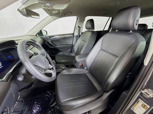 Certified 2023 Volkswagen Tiguan SE image 5