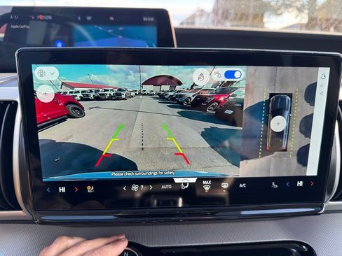 New 2025 Ford Expedition Active image 25