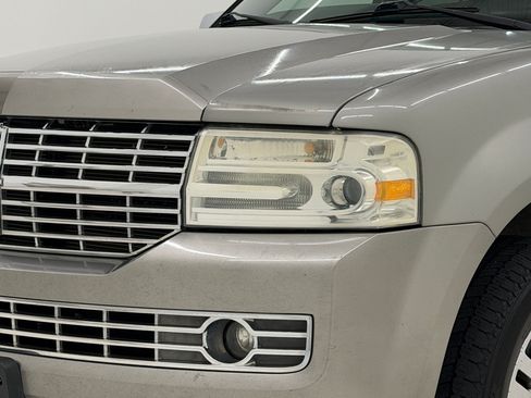 Used 2008 Lincoln Navigator 2WD image 11
