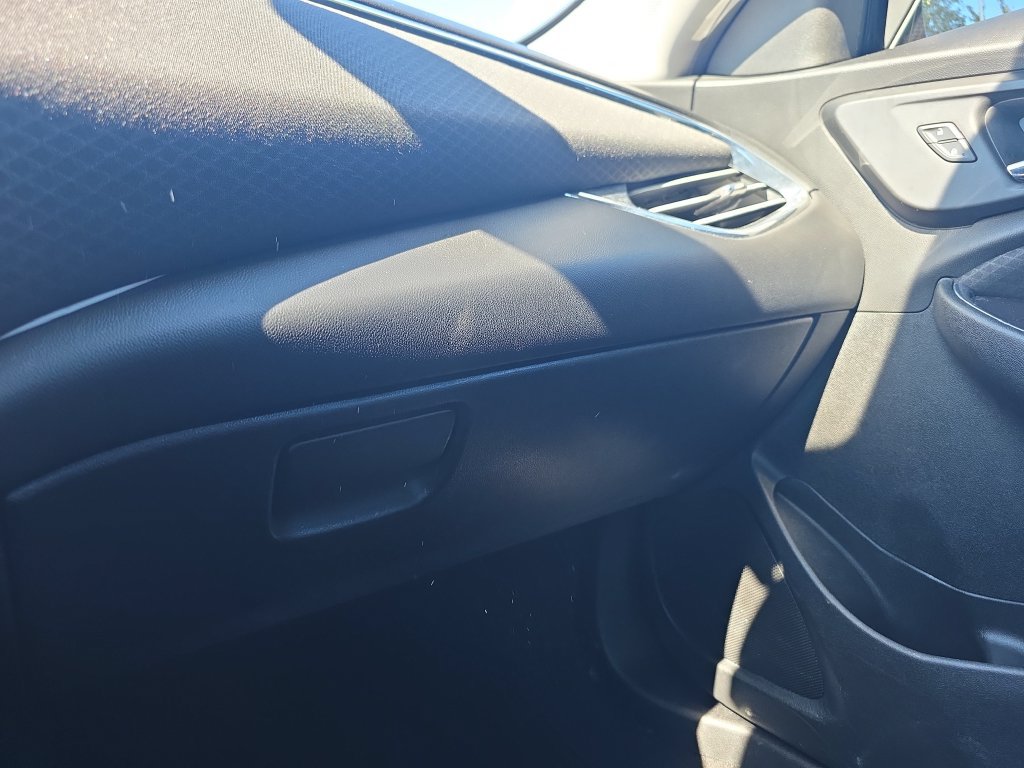 Used 2018 Chevrolet Malibu LT FWD image 40