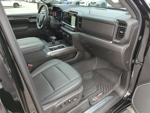 Used 2025 Chevrolet Silverado 1500 LTZ image 35