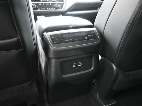 Used 2024 Nissan Pathfinder SL image 14