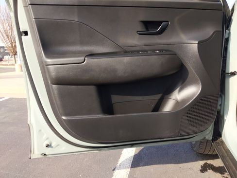 Used 2025 Hyundai Kona SEL image 14