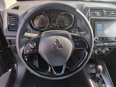 Used 2025 Mitsubishi Outlander Sport AWD image 13