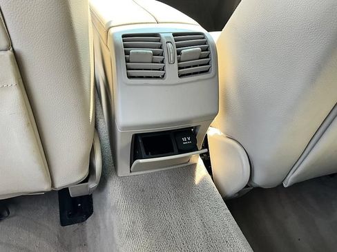 Used 2014 Mercedes-Benz E 350 4MATIC Sedan image 33