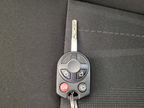 Used 2018 Ford Focus SEL w/ Cold Weather Package FWD image 32
