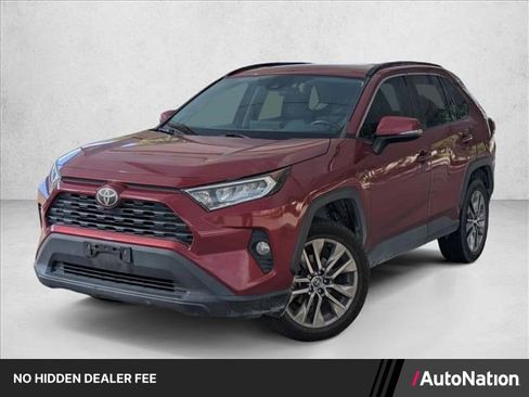 Used 2020 Toyota RAV4 XLE Premium FWD image 1