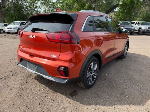 Used 2022 Kia Niro LXS FWD image 6
