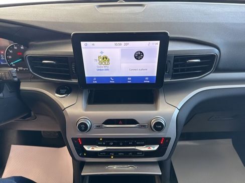 Used 2022 Ford Explorer XLT w/ Equipment Group 202A image 22