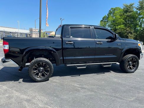 Used 2017 Toyota Tundra SR5 image 9