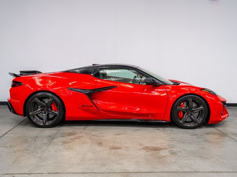 Used 2023 Chevrolet Corvette Z06 w/ Battery Protection Package RWD image 16