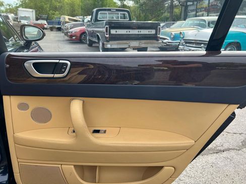 Used 2009 Bentley Flying Spur Flying Spur AWD/4WD image 17